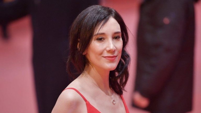 Sibel Kekilli evlendiğini duyurdu, gelinlikli paylaşımı dikkat çekti