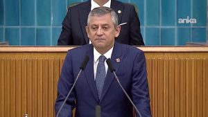 Özgür Özel grup toplantısı yaptı, CHP’de grup başkanlığı tartışması sürdü